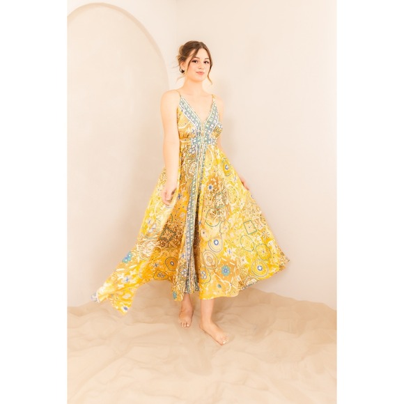 The Vacation Dress Yellow Floral Maxi Dress Sleeveless Pockets Size Large - Picture 3 of 10